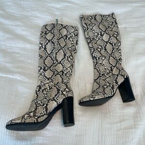 Kenneth Cole tall snake print boots in size 8.5